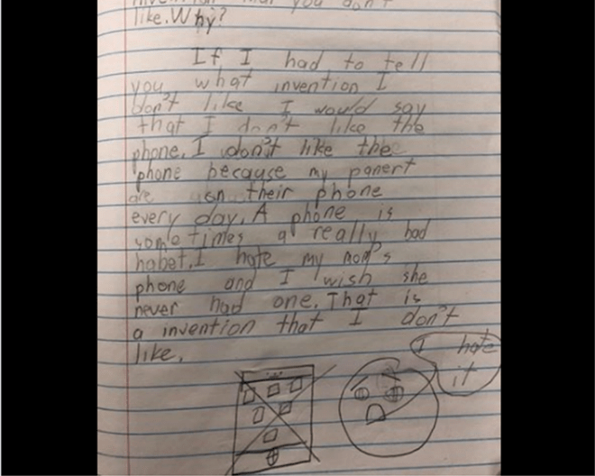 “Con ghét chiếc điện thoại của mẹ!” - tâm thư của của cậu bé lớp 2 khiến bố mẹ phải nhìn lại mình
