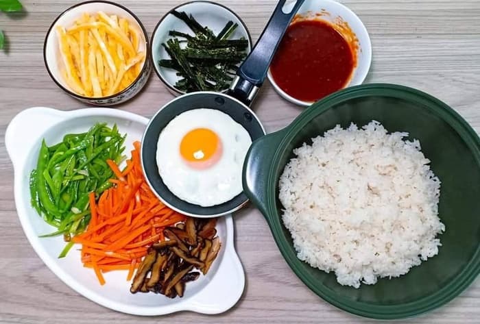 Làm cơm trộn bibimbap Hàn Quốc nhanh gọn đổi bữa cho cả nhà