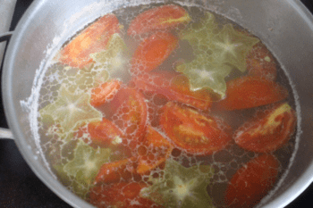 Canh tôm chua nấu khế giải ngấy sau Tết cực ngon