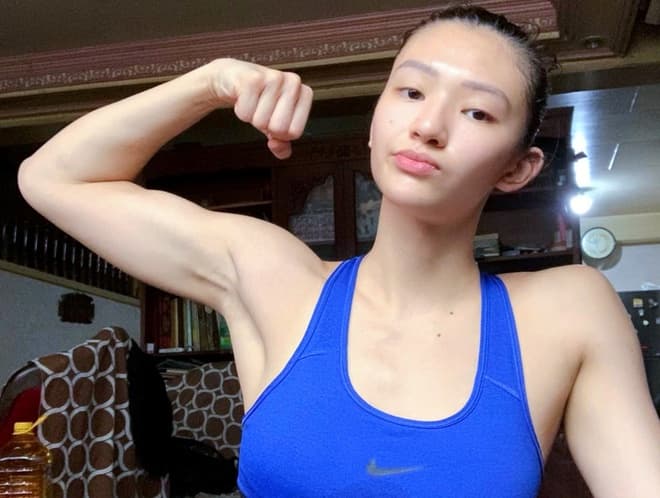 VĐV bóng chuyền nữ Philippines khoe cơ bắp