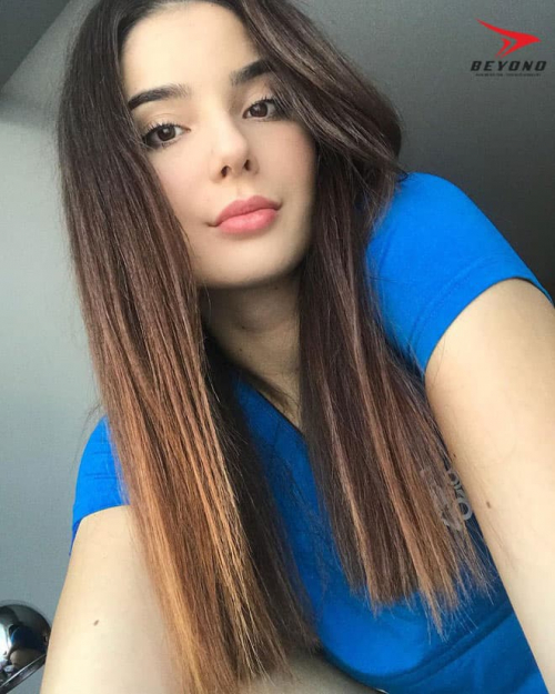 Klara Peric hoa khu00f4i cao 1,84 m cu1ee7a lu00e0ng bu00f3ng chuyu1ec1n Croatia