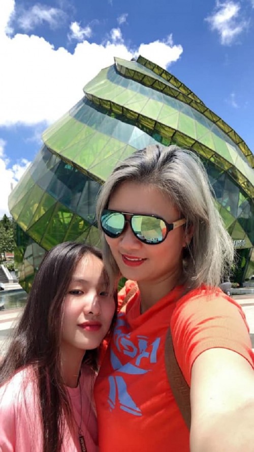 Con gu00e1i xinh nhu01b0 hoa cu1ee7a Hoa khu00f4i bu00f3ng chuyu1ec1n Kim Huu1ec7