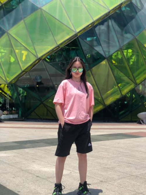 Con gu00e1i xinh nhu01b0 hoa cu1ee7a Hoa khu00f4i bu00f3ng chuyu1ec1n Kim Huu1ec7