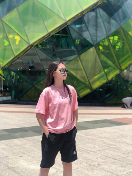 Con gu00e1i xinh nhu01b0 hoa cu1ee7a Hoa khu00f4i bu00f3ng chuyu1ec1n Kim Huu1ec7