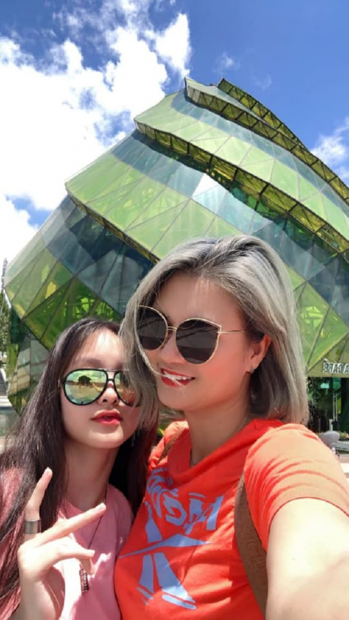 Con gu00e1i xinh nhu01b0 hoa cu1ee7a Hoa khu00f4i bu00f3ng chuyu1ec1n Kim Huu1ec7