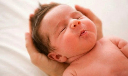 Điều cần tránh khi chăm sóc trẻ sơ sinh