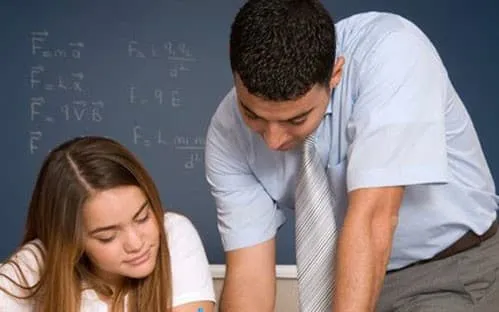 Cha mẹ nên làm gì khi biết con mình yêu giáo viên?