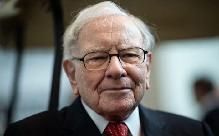 Tỷ phú Warren Buffett: Đừng chờ khi con lớn mới dạy con về tiền bạc