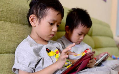 Tivi, iPad không có hại, thay vì ngăn cấm, cha mẹ hãy học cách sau để biến chúng trở nên có ích với trẻ