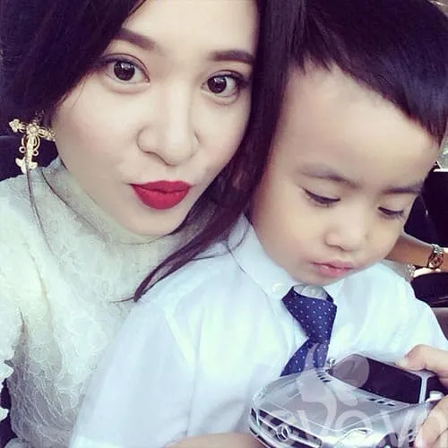 Tâm sự “vui vì chồng được người khác yêu” hút nghìn like