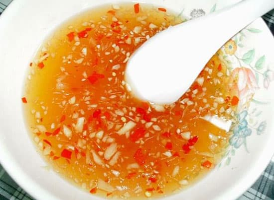 Tự làm bánh xèo thơm ngòn, giòn rụm tại nhà