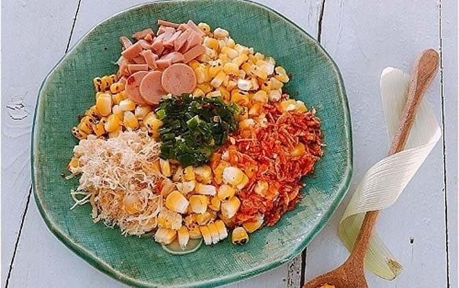 Cách làm ngô trộn thập cẩm lạ miệng ăn hoài không chán