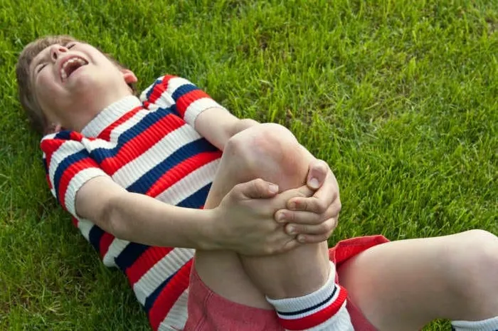 Đột nhiên trẻ đi tập tễnh – Những điều cần lưu ý