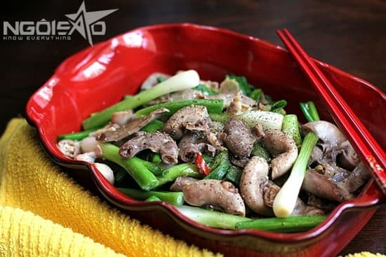 Giòn ngon lòng xào hành cho ông xã nhâm nhi ngon quên sầu