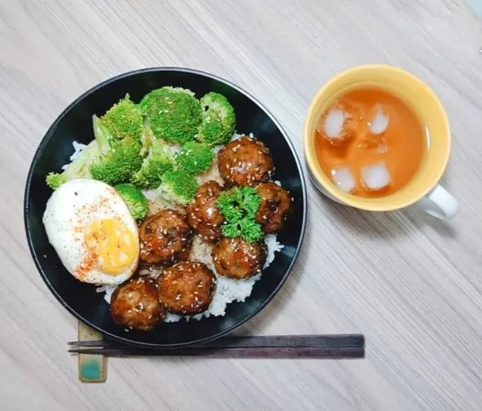 Thịt bò viên sốt kiểu Nhật sóng sánh ngon không cưỡng nổi
