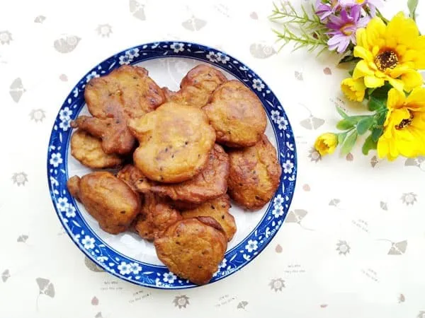 Bữa phụ làm bánh chuối tẩm vừng giòn ngon cho bé cực hấp dẫn