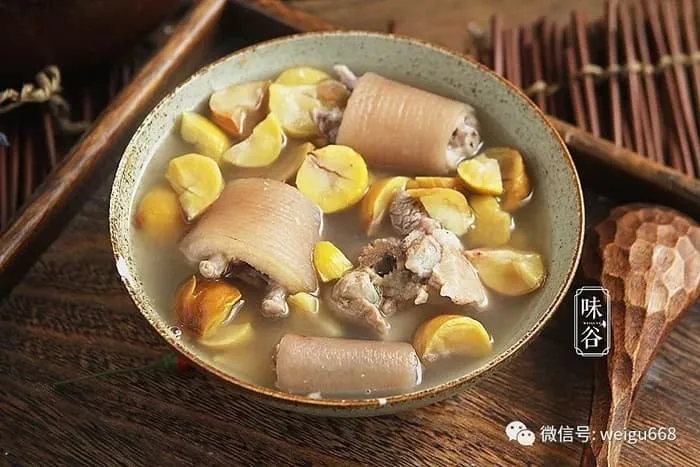 Thuốc đắt tiền đến mấy cũng không bằng món canh đuôi heo cực bổ này
