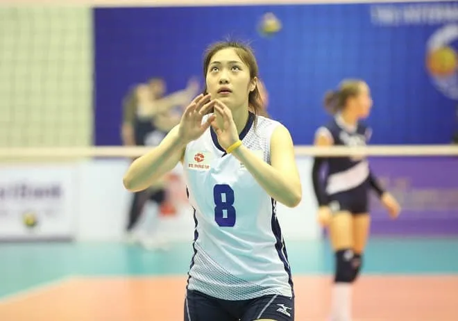 Trần Việt Hương Hot girl bóng chuyền cao 1,78 m
