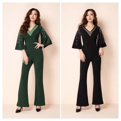 Jumpsuit là gì? Khám phá item đi biển được săn đón nhất 