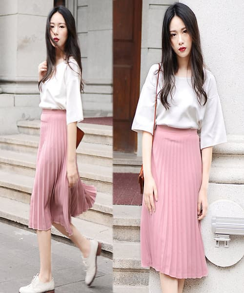 Chân váy hồng kết hợp với áo màu gì để nổi bật và hấp dẫn
