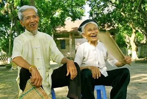 Hãy cười và sống vui vẻ để kéo dài tuổi thọ