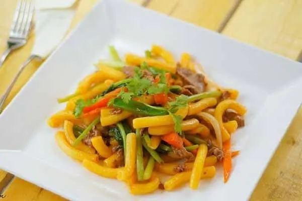 Cách làm nui xào bò ngon khó cưỡng