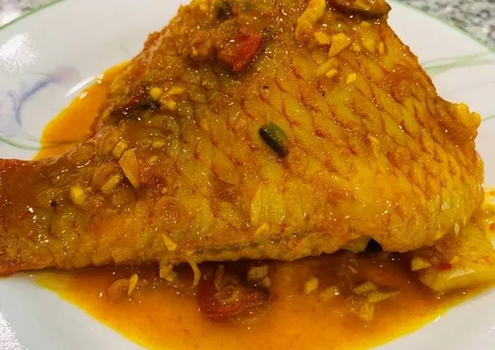  Cá kho nghệ