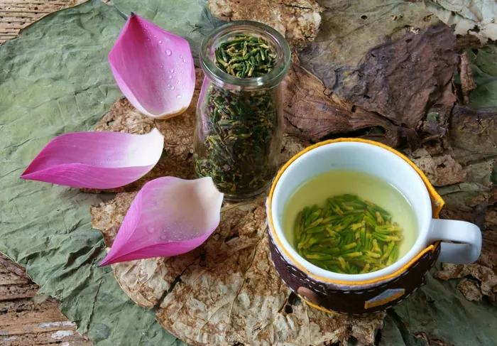 Trà tim sen trị mất ngủ và 8 công dụng tuyệt vời khác
