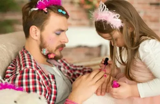 20 cách đơn giản giúp bố mẹ trở nên vui vẻ trong mắt con