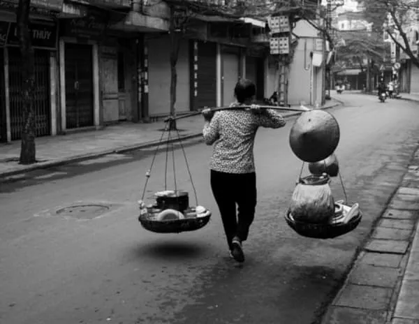 Má là ai trong cuộc đời con?