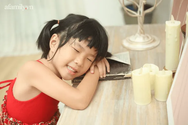 Con lớn lên cứ đụng tới sách là sợ, nguyên nhân vì hành động sai lầm này của mẹ từ khi còn nhỏ