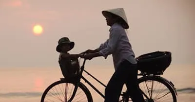 Mẹ! Lặng im và mỉm cười