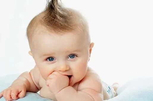 Nếu nhận thấy con mình có những tật xấu này, đừng vội sửa đổi vì đó có thể là dấu hiệu của một đứa trẻ thông minh