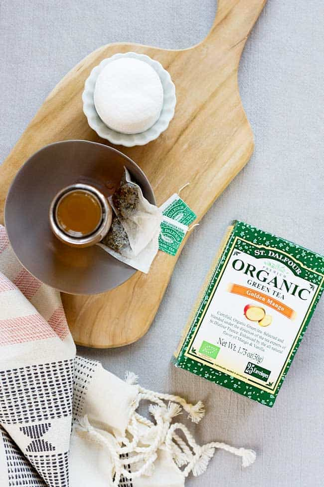 13 công thức làm đẹp từ trà xanh giúp bạn làm sáng da, dưỡng môi, dưỡng tóc
