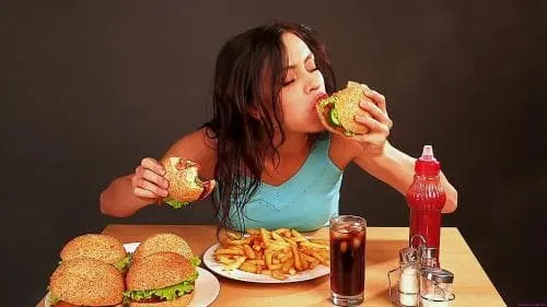 Bỏ ngay 8 thói quen xấu này vì nó khiến bạn béo bụng