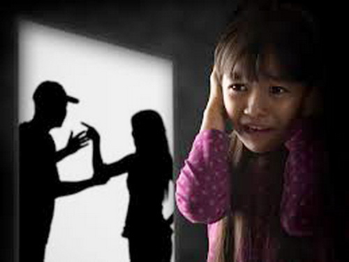 Con trẻ mong 'không còn bạo lực gia đình'