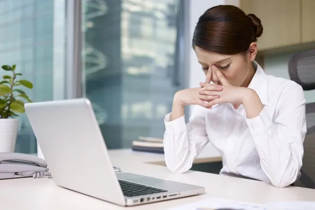 Mắt sẽ gặp vấn đề gì khi thường xuyên dùng máy tính và Thực phẩm tốt cho mắt