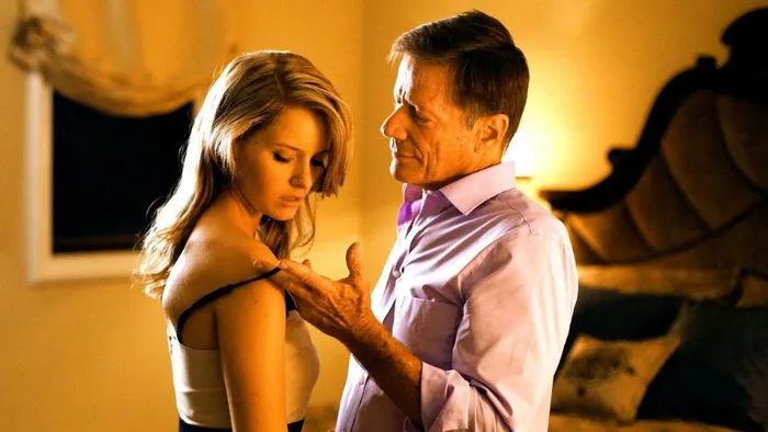 Sugar daddy là gì? Sugar baby là gì? Mối quan hệ giữa sugar baby và sugar daddy có bị coi là mua bán dâm?