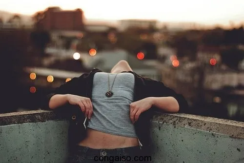 Phụ nữ đừng biến mình thành kẻ đáng thương sau khi thất tình, nên tránh xa những điều này ra nhé