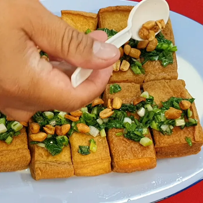 Cách làm đậu hũ chiên mỡ hành cùng với đậu phộng thơm ngon, dễ nấu